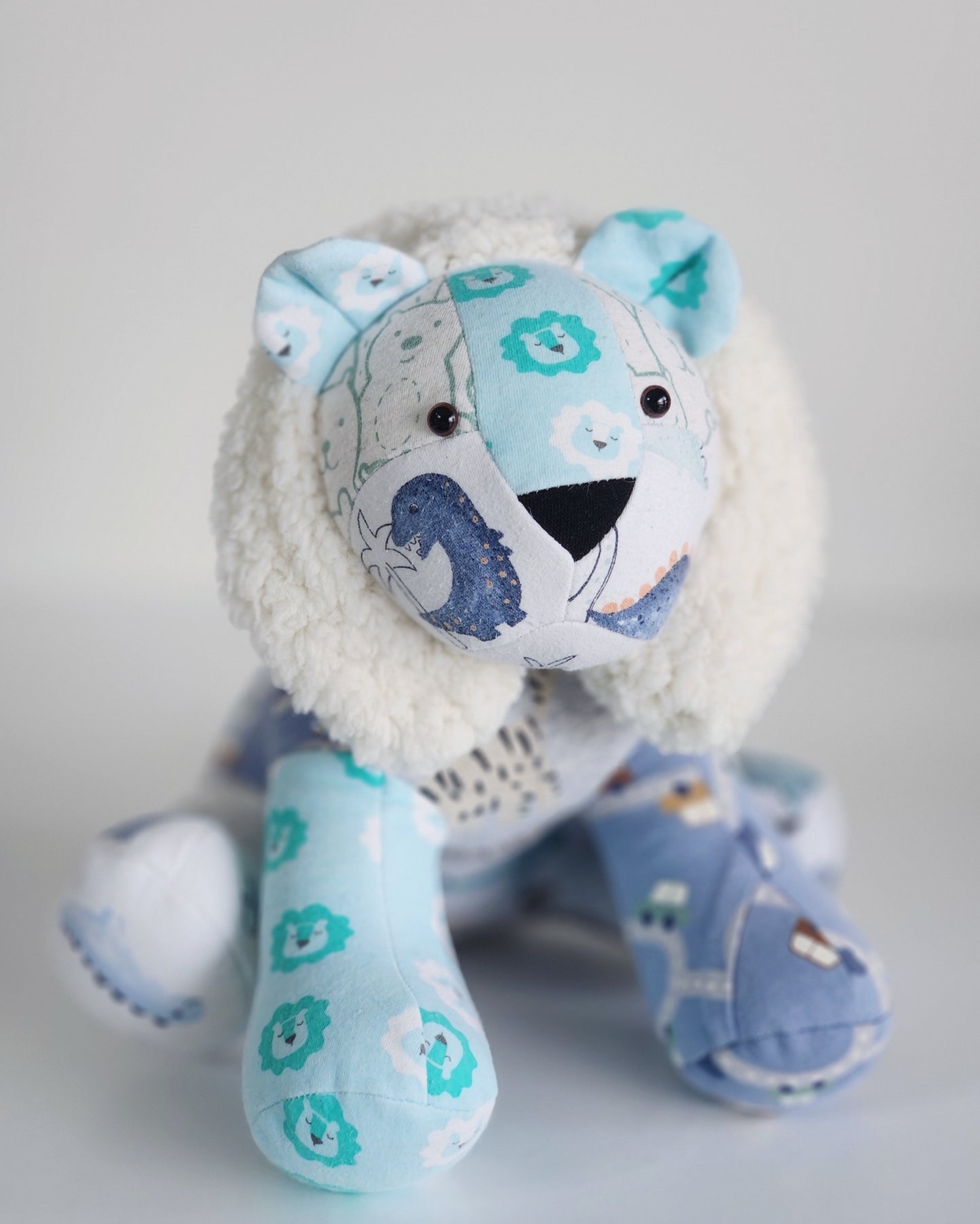 Larry Lion