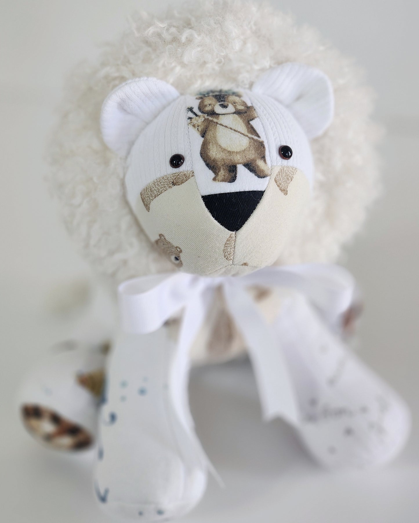 Larry Lion