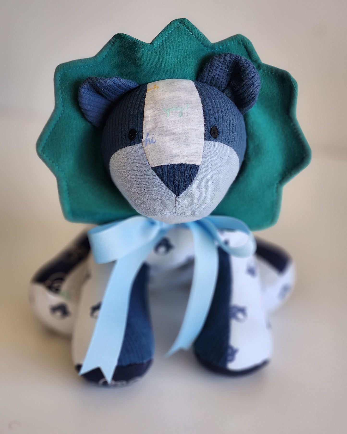 Larry Lion