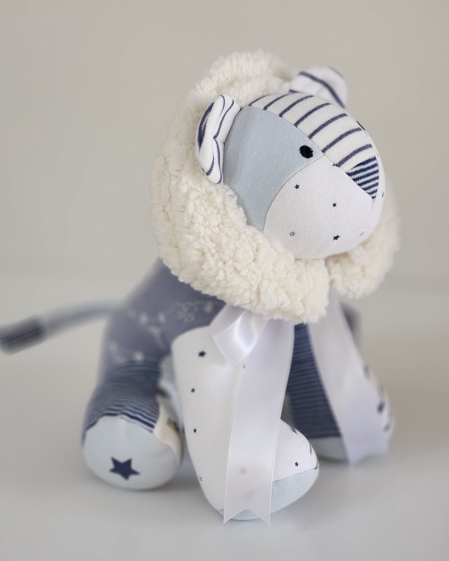 Larry Lion