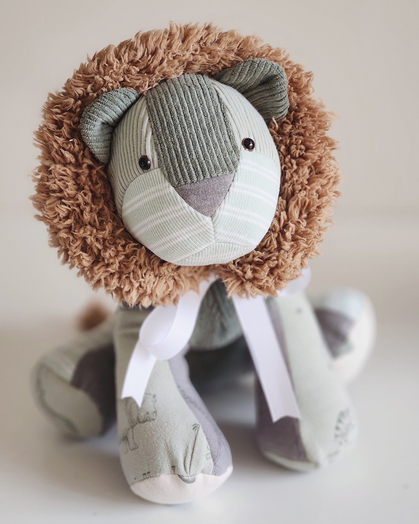 Larry Lion